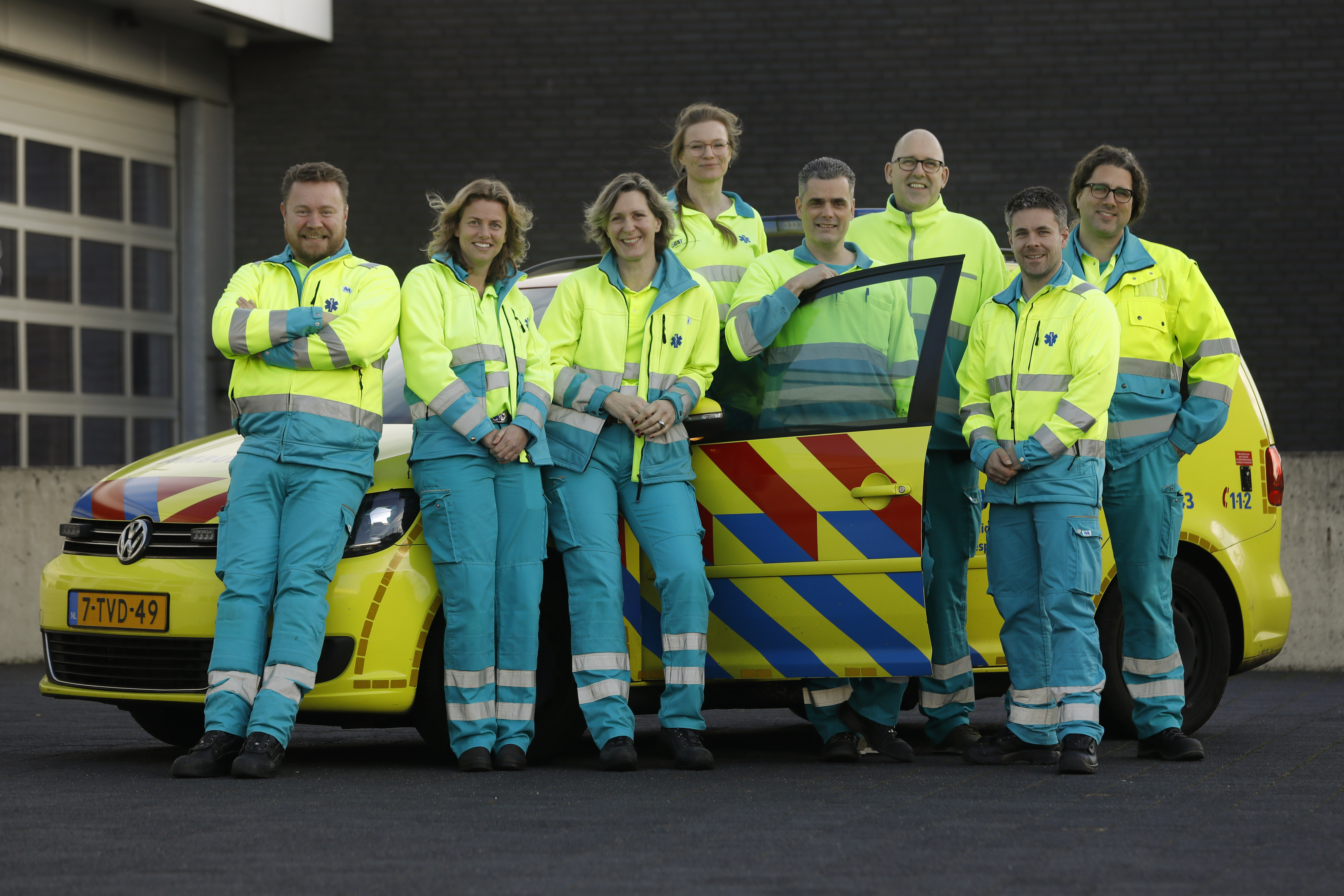 Verpleegkundig Specialist Ambulancezorg behandelt patiënten thuis